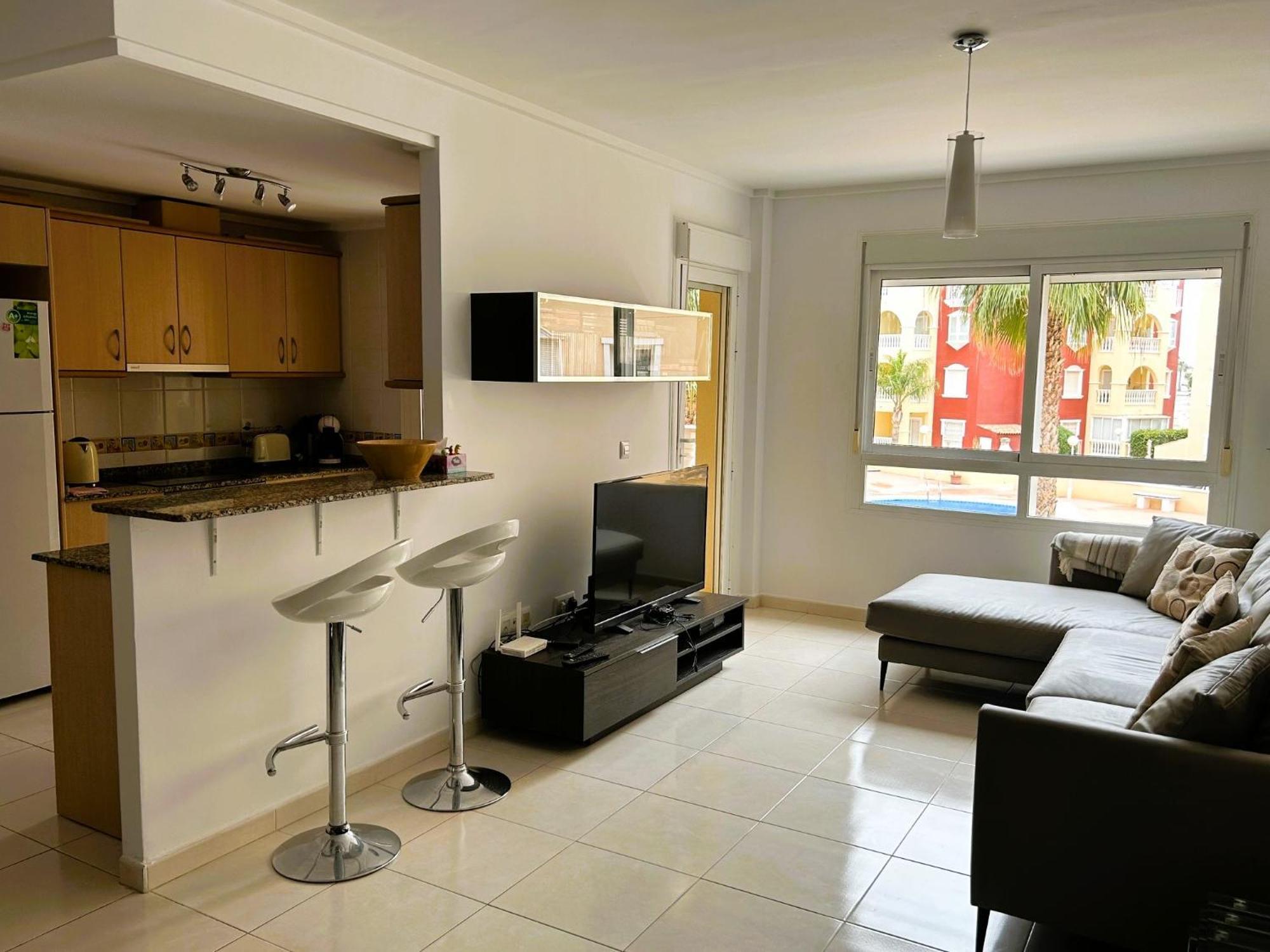 Beautiful 3 Bed, 2 Bath Modern