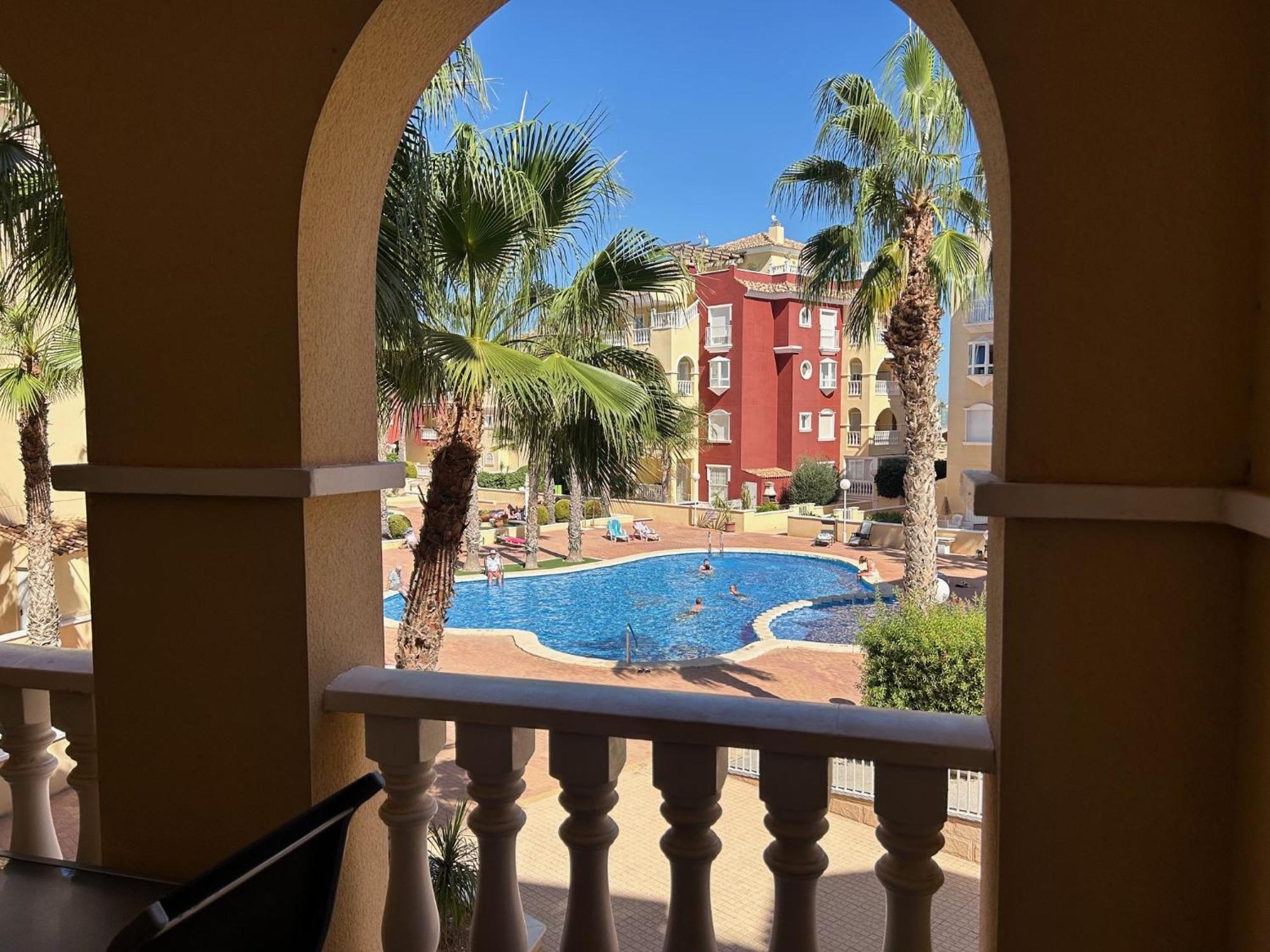 Apartment Beautiful 3 Bed, 2 Bath Modern *