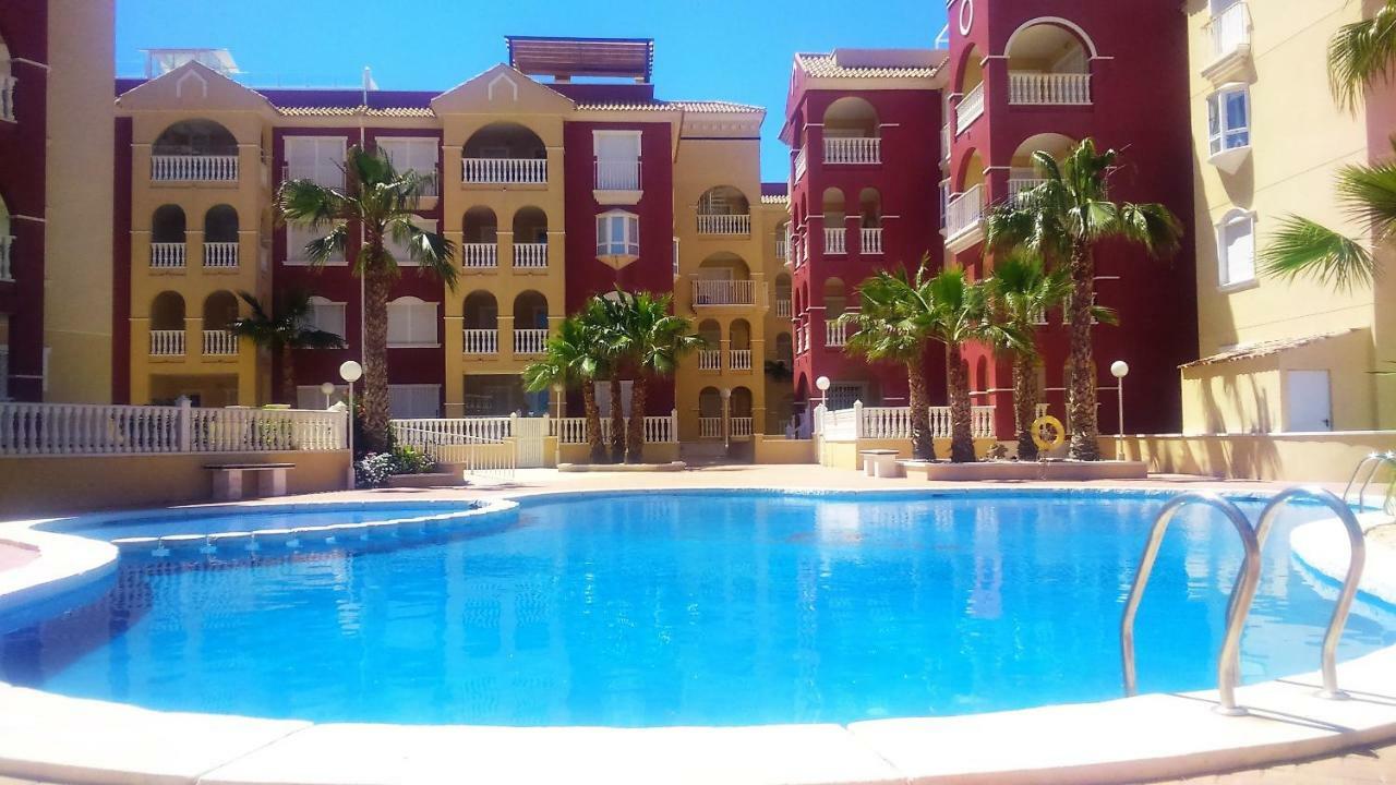 Apartment Beautiful 3 Bed, 2 Bath Modern